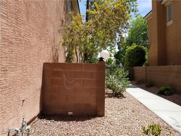 $469,900 | 9937 La Paca Avenue, Las Vegas, NV 89117