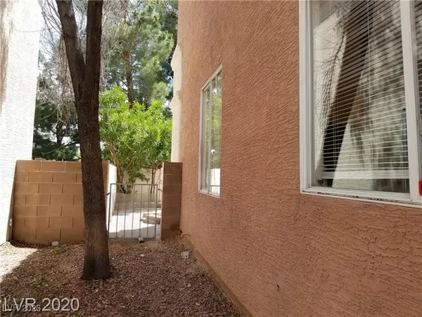 $469,900 | 9937 La Paca Avenue, Las Vegas, NV 89117
