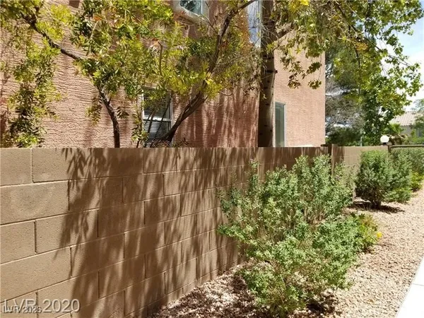 $469,900 | 9937 La Paca Avenue, Las Vegas, NV 89117