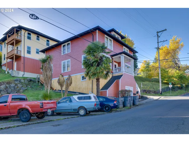 $575,000 | 811 Franklin Avenue, Astoria, OR 97103