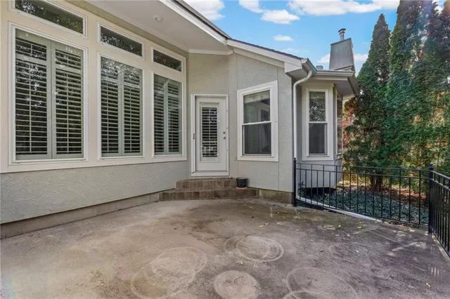 $370,000 | 4132 Southwest Minnesota Drive, Lee's Summit, MO 64082