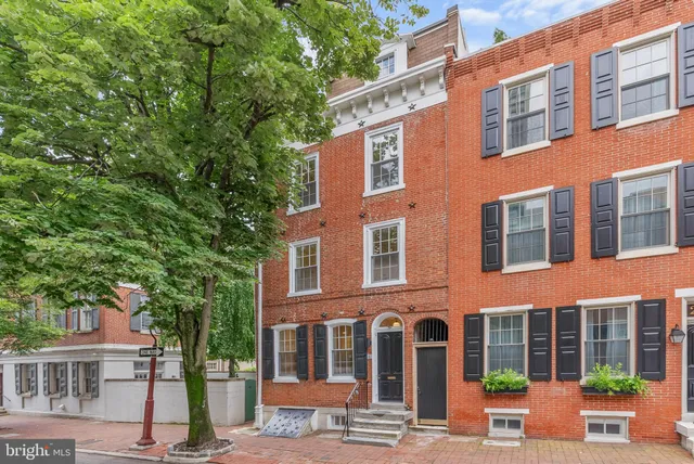 $1,695,000 | 202 Spruce Street, Philadelphia, PA 19106