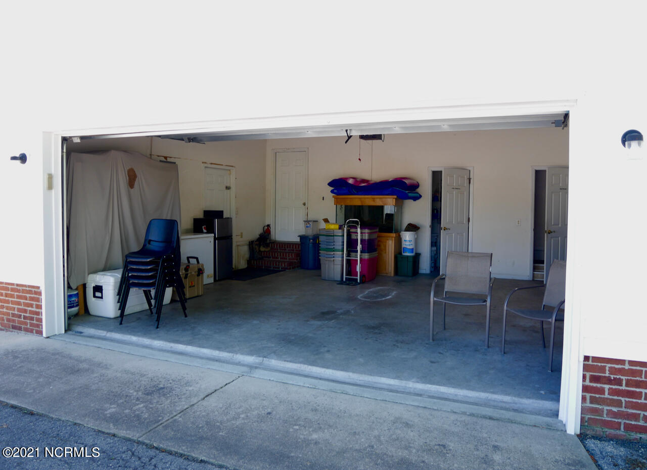4218 Old Cherry Point Road New Bern, NC 28560 - Photo 45 of 76 Attached garage