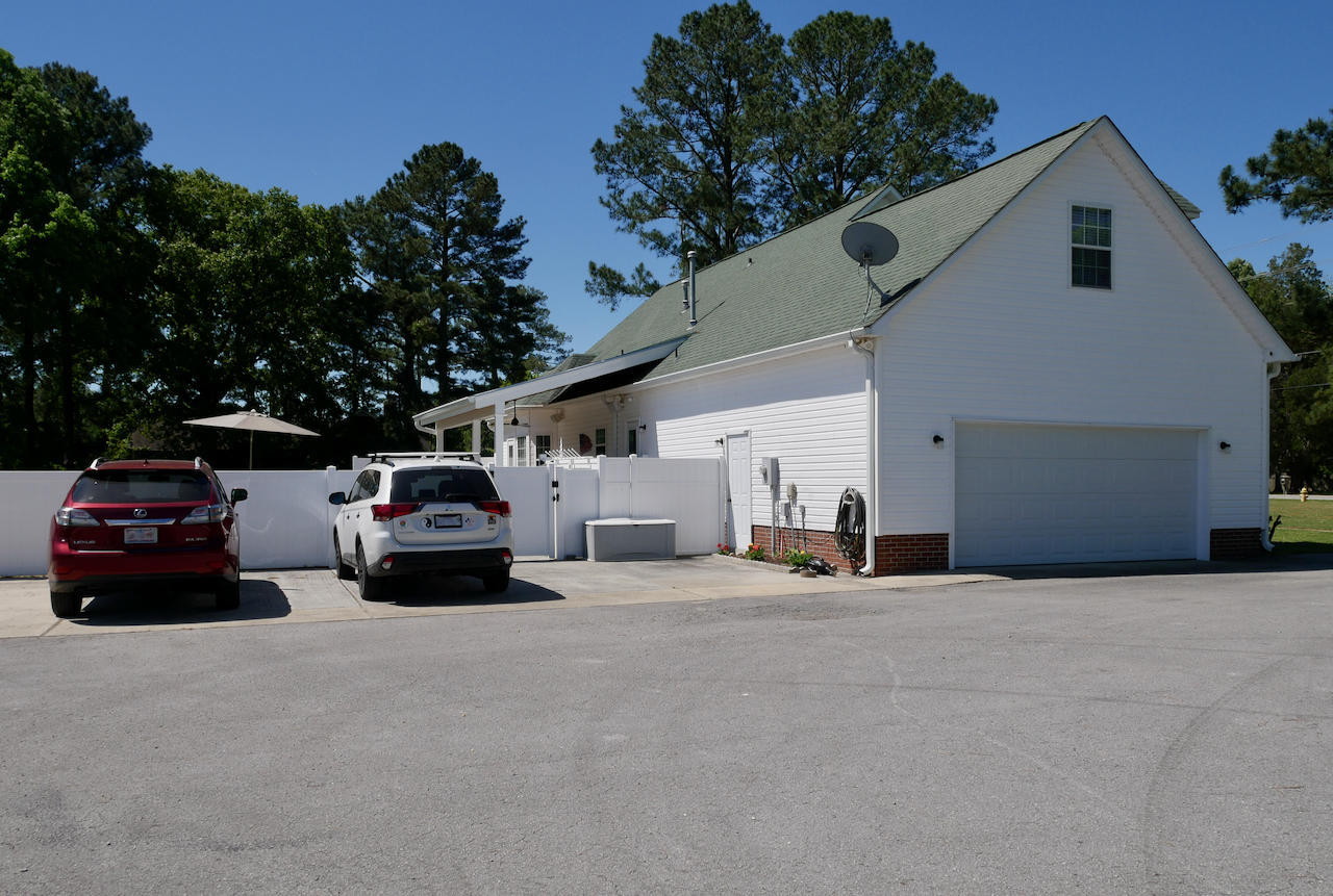 4218 Old Cherry Point Road New Bern, NC 28560 - Photo 7 of 76 Attached garage and extra parking