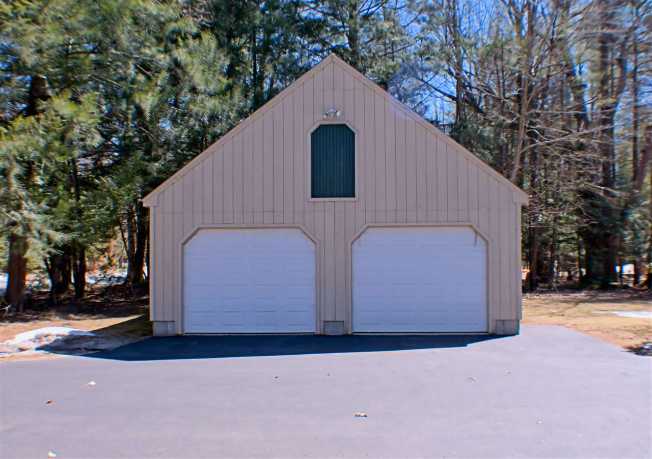 33 A Hemlock Street Rochester, NH 03867 - Photo 2 of 25