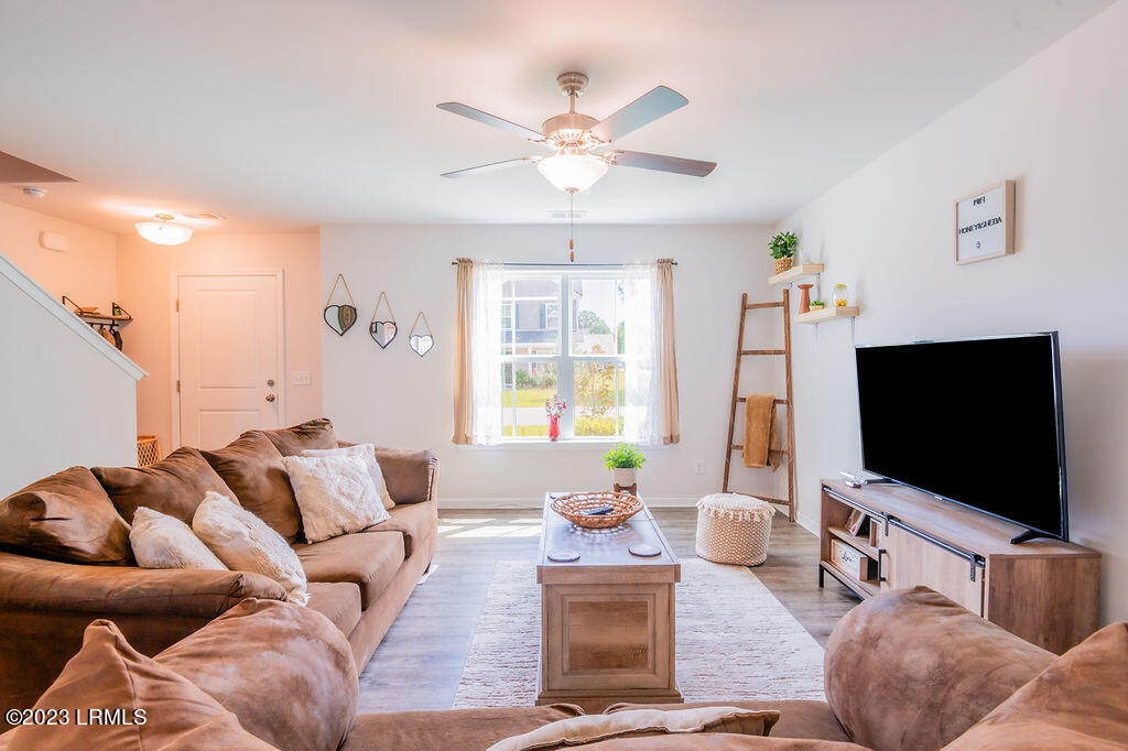 31 Jack Pine Road Ridgeland, SC 29936 - Photo 6 of 12 Living/Family