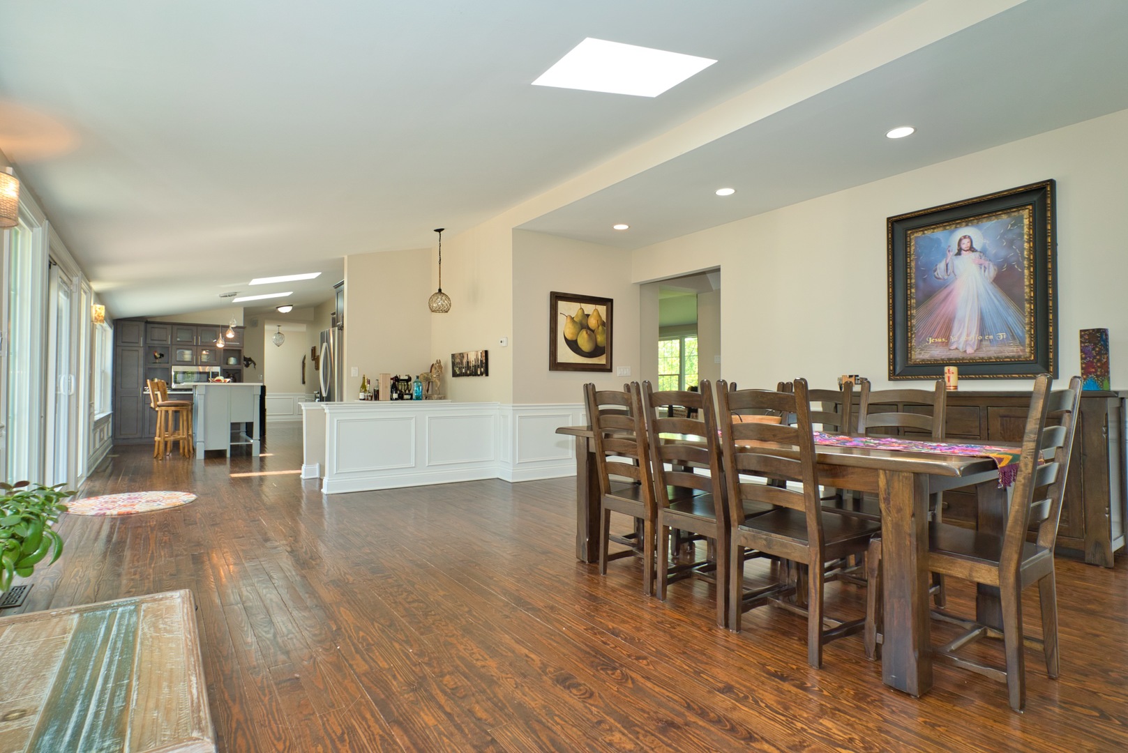 33W878 Army Trail Road Wayne, IL 60184 - Photo 26 of 36 a view of a dining area with furniture and wooden floor