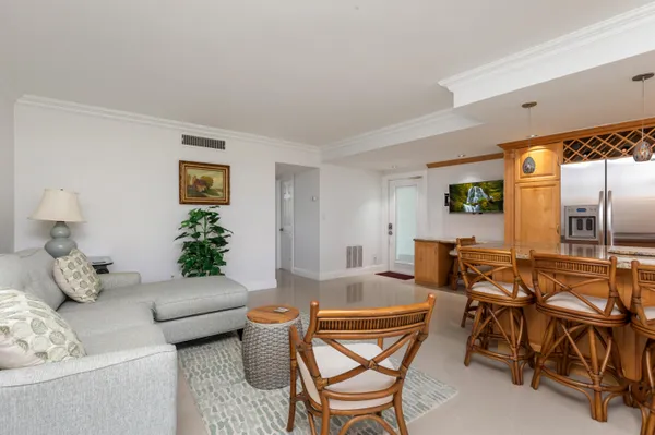 $1,950 | 2731 Northeast 14th Street, Unit 331, Pompano Beach, FL 33062