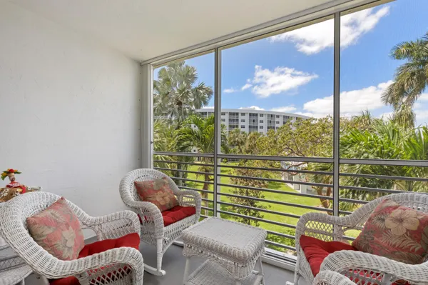 $1,950 | 2731 Northeast 14th Street, Unit 331, Pompano Beach, FL 33062