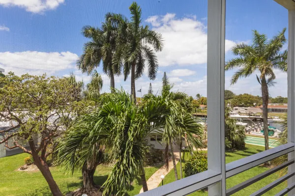 $1,950 | 2731 Northeast 14th Street, Unit 331, Pompano Beach, FL 33062