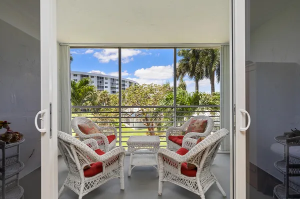$1,950 | 2731 Northeast 14th Street, Unit 331, Pompano Beach, FL 33062