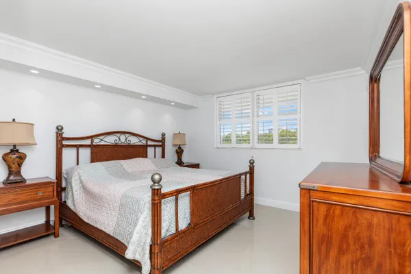 $1,950 | 2731 Northeast 14th Street, Unit 331, Pompano Beach, FL 33062