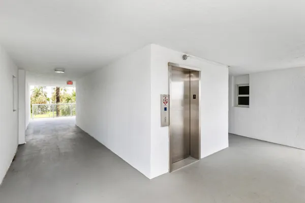 $1,950 | 2731 Northeast 14th Street, Unit 331, Pompano Beach, FL 33062