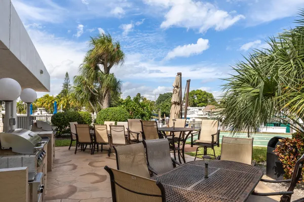 $1,950 | 2731 Northeast 14th Street, Unit 331, Pompano Beach, FL 33062