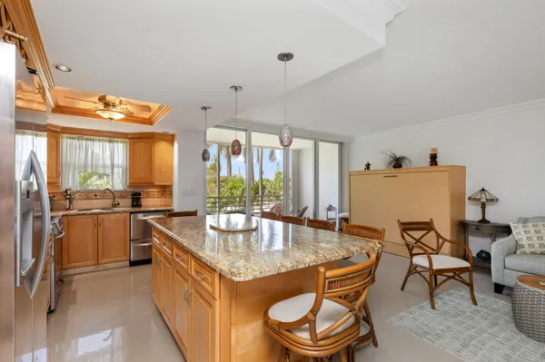 $1,950 | 2731 Northeast 14th Street, Unit 331, Pompano Beach, FL 33062