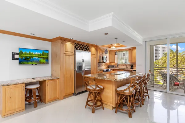 $1,950 | 2731 Northeast 14th Street, Unit 331, Pompano Beach, FL 33062