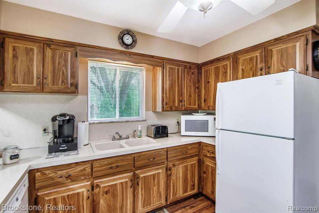 4188 Davison Road Lapeer, MI 48446 - Photo 10 of 22