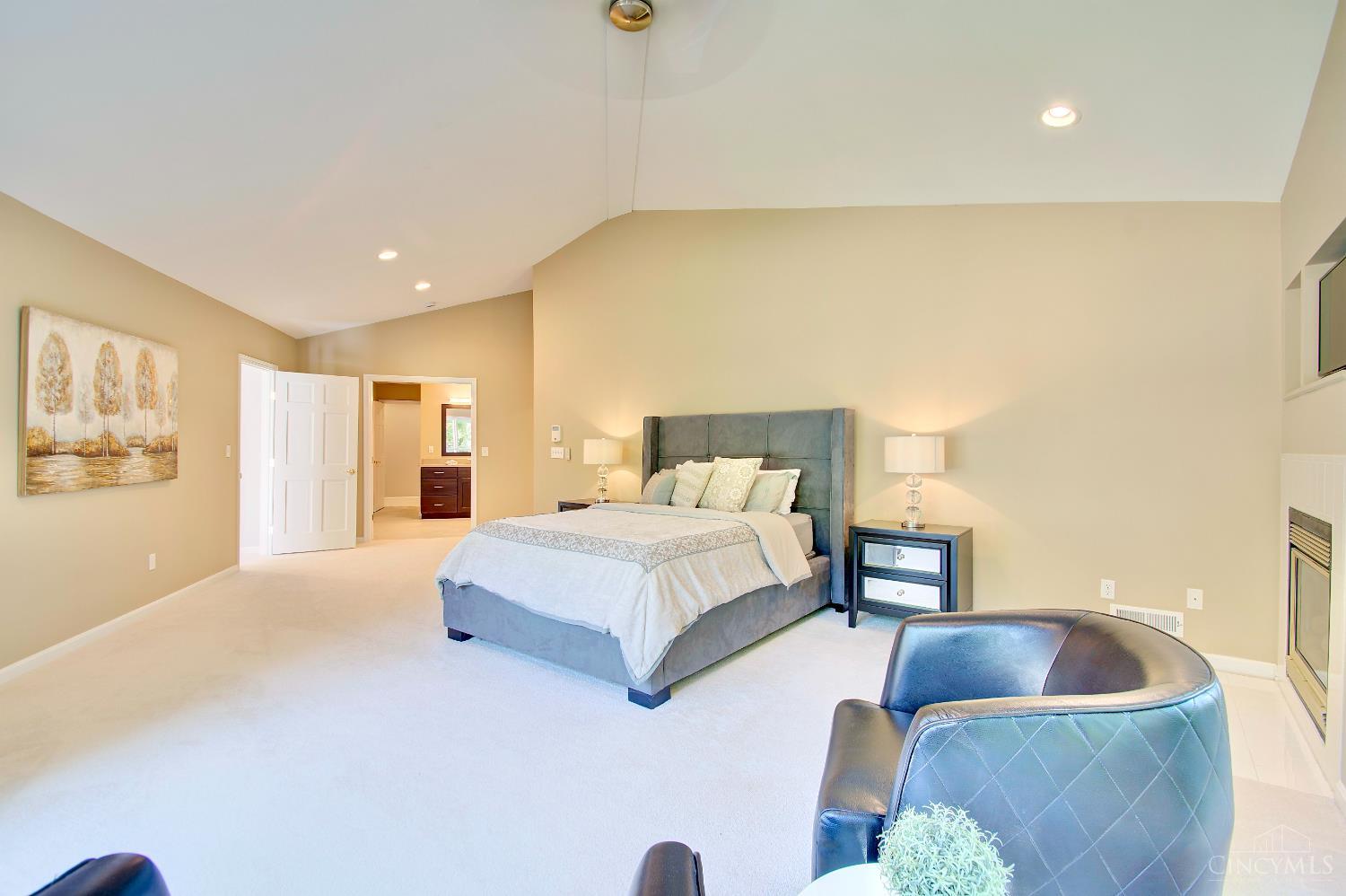 5995 Drake Road Cincinnati, OH 45243 - Photo 28 of 80