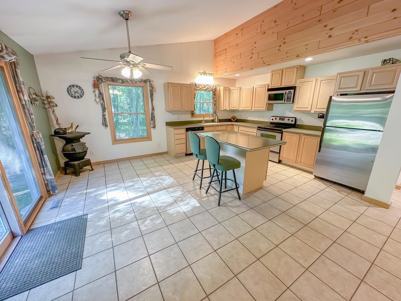 2797 North Castor Road Coleman, MI 48618 - Photo 10 of 31 1923458-585e4263-8fe2-464d-9b6b-c49f53bdcec2.JPG
