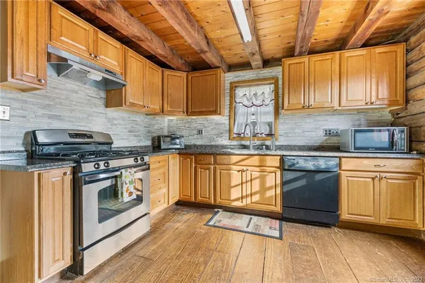 $2,000 | 30 Hungerford Road, East Haddam, CT 06423