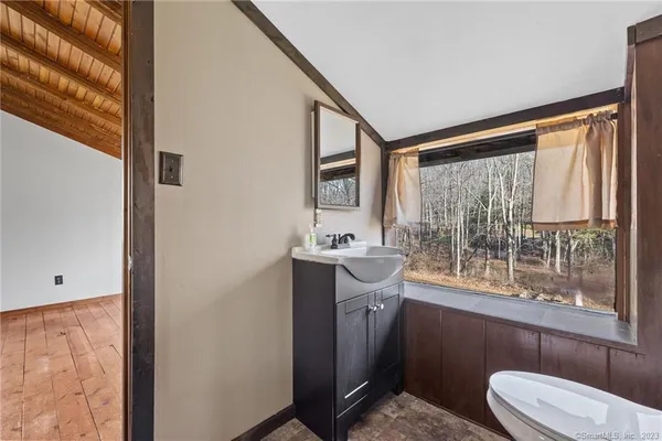 $2,000 | 30 Hungerford Road, East Haddam, CT 06423