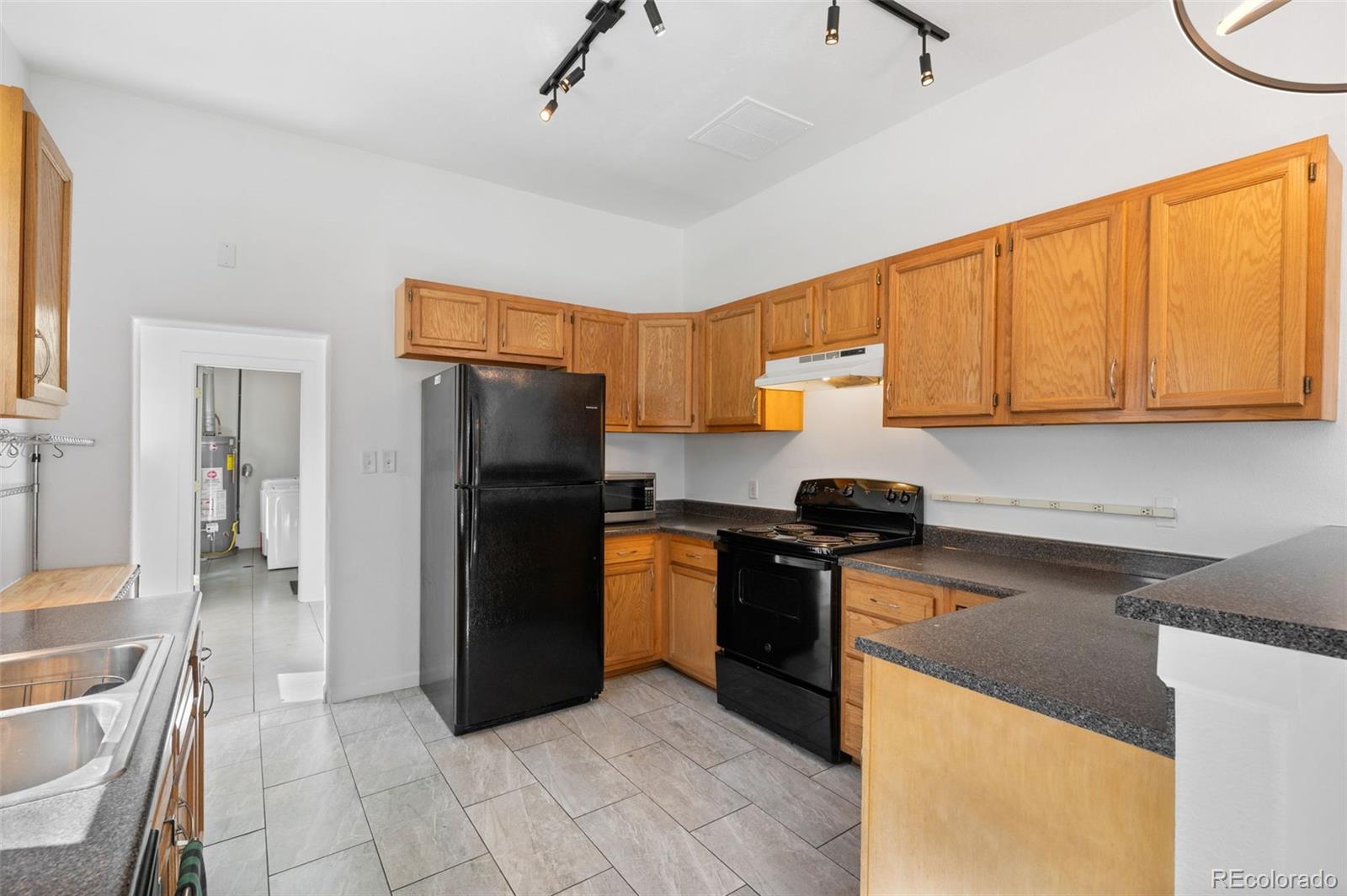 4445 Cherokee Street Denver, CO 80216 - Photo 14 of 38