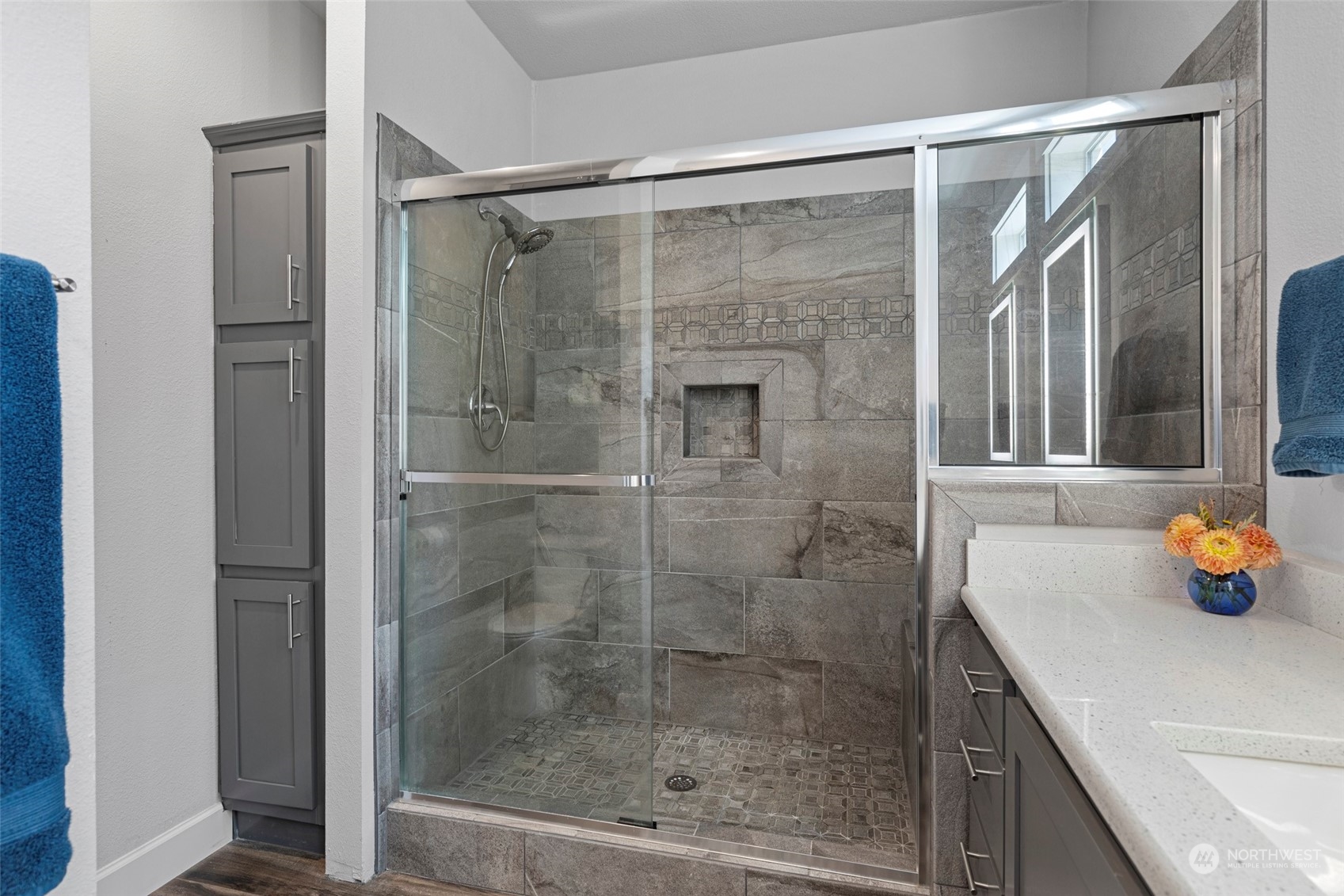 6303 Kirkhill Road Clinton, WA 98236 - Photo 28 of 40 a bathroom with a shower