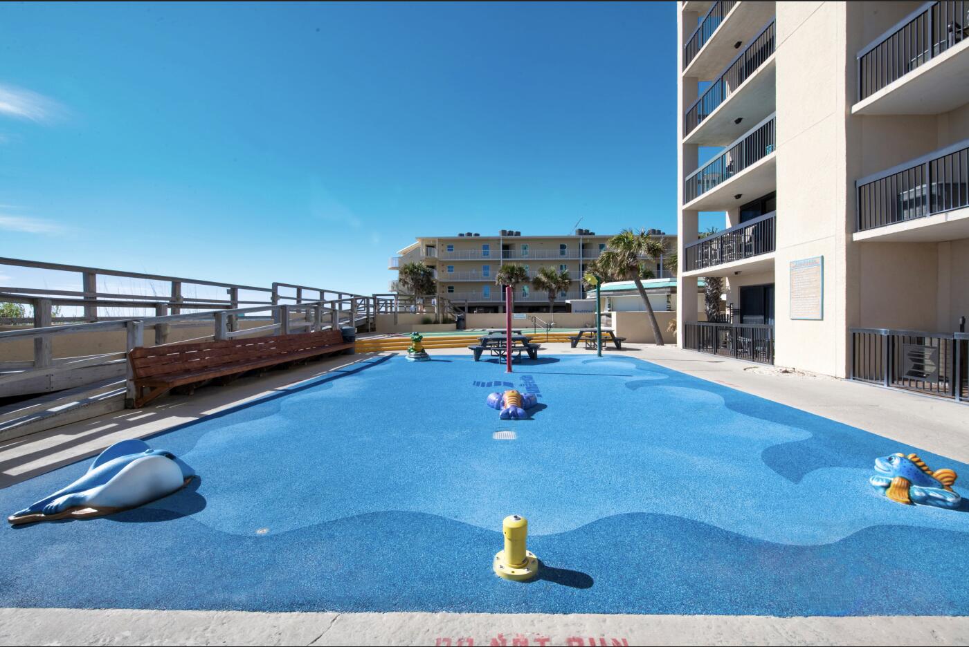 1040 Highway 98, Unit 518 Destin, FL 32541 - Photo 33 of 40 a view of a living room
