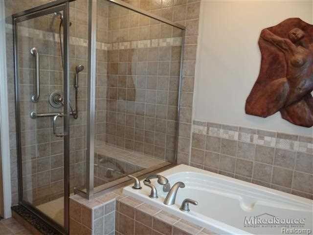16 Hampton Road Grosse Pointe, MI 48236 - Photo 16 of 23 31154474-5.jpg