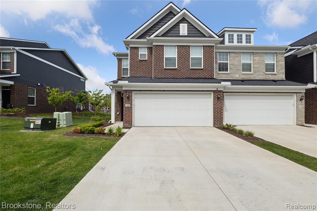 765 Hummingbird Drive Rochester Hills, MI 48307 - Photo 1 of 47