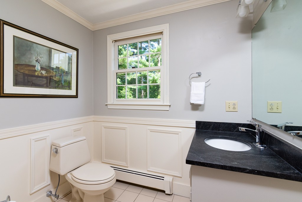 12 Castle Road Norfolk, MA 02056 - Photo 16 of 30 Gallery Image 16