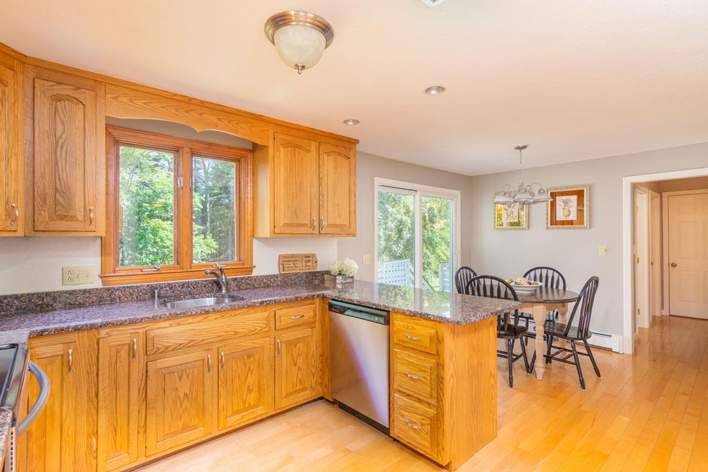12 Castle Road Norfolk, MA 02056 - Photo 10 of 30 Gallery Image 10