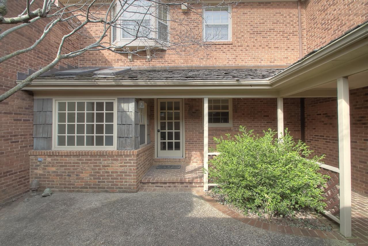 400 Redding Road, Unit 19 Lexington, KY 40517 - Photo 29 of 32 Photo 29