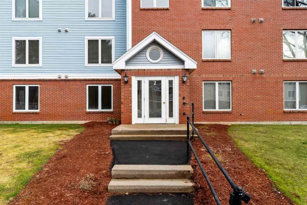 $289,900 | 2 Timberwood Drive, Unit 306, Goffstown, NH 03045
