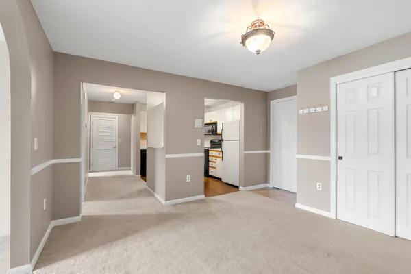 $289,900 | 2 Timberwood Drive, Unit 306, Goffstown, NH 03045