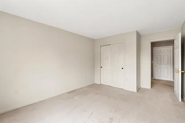 $289,900 | 2 Timberwood Drive, Unit 306, Goffstown, NH 03045