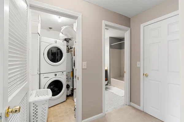 $289,900 | 2 Timberwood Drive, Unit 306, Goffstown, NH 03045