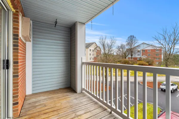 $289,900 | 2 Timberwood Drive, Unit 306, Goffstown, NH 03045