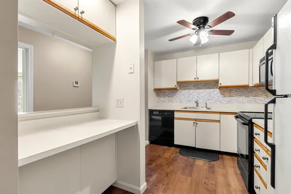 $289,900 | 2 Timberwood Drive, Unit 306, Goffstown, NH 03045