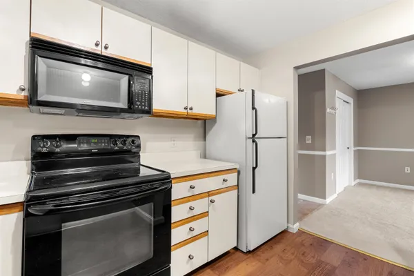 $289,900 | 2 Timberwood Drive, Unit 306, Goffstown, NH 03045