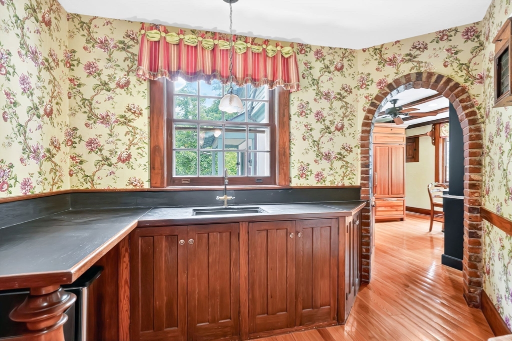 135 Forest Glen Road Longmeadow, MA 01106 - Photo 15 of 42