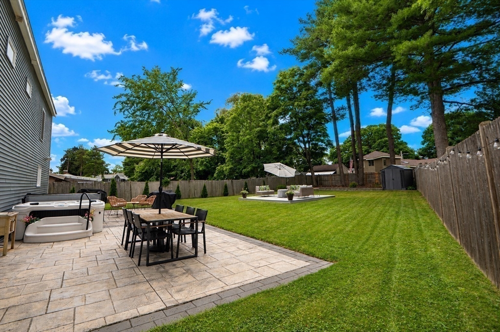 26 North Shetland Road Danvers, MA 01923 - Photo 3 of 38 Gallery Image 3
