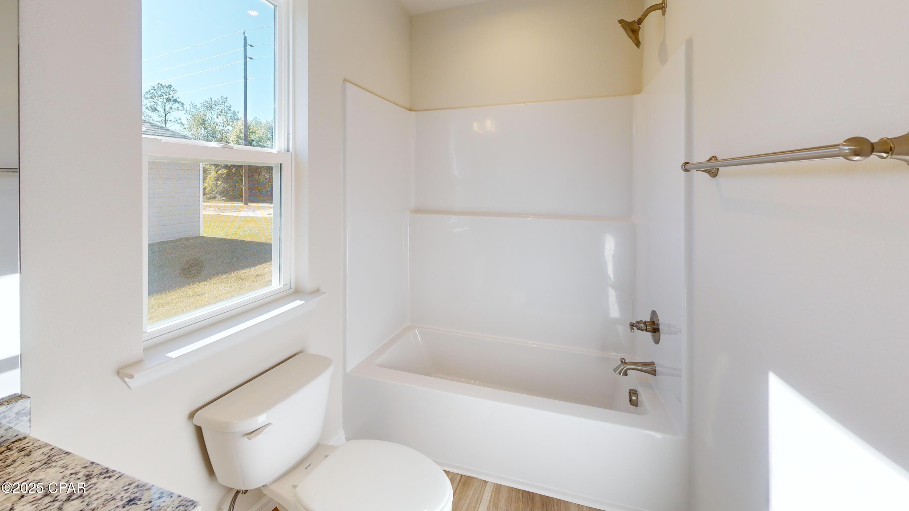 3888 Bricknell Avenue Chipley, FL 32428 - Photo 4 of 19