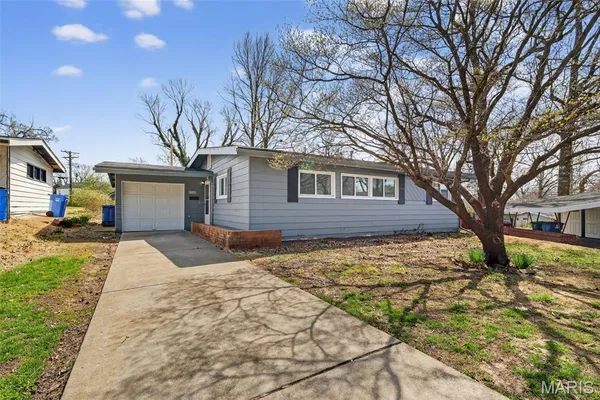 $104,900 | 8300 Woodhurst Drive, St. Louis, MO 63134