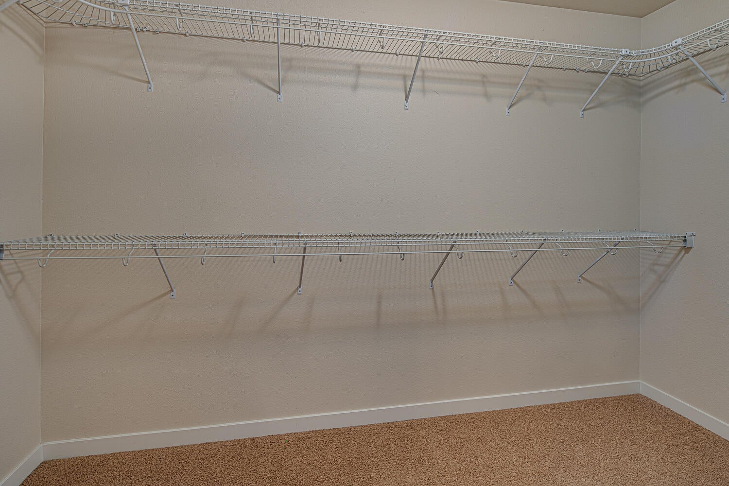 62006 Dantili Road Bend, OR 97701 - Photo 16 of 26 Spacious walk-in closet