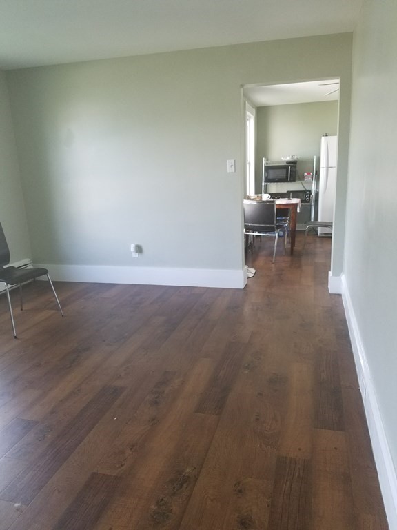 334 Mammoth Road Lowell, MA 01854 - Photo 13 of 33