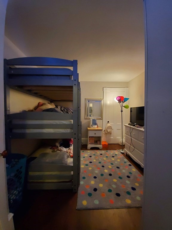 334 Mammoth Road Lowell, MA 01854 - Photo 19 of 33