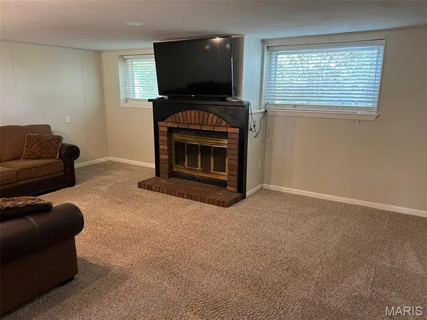 $2,100 | 436 Lindy Boulevard, Ballwin, MO 63021