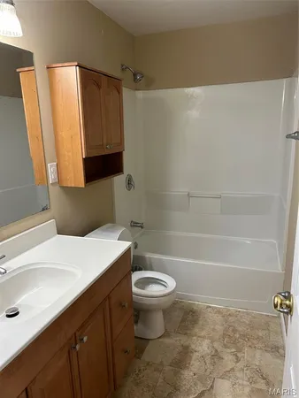 $2,100 | 436 Lindy Boulevard, Ballwin, MO 63021