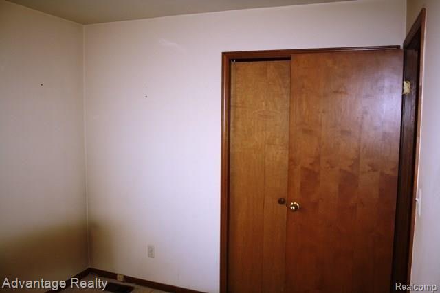 32430 Ryan Road Warren, MI 48092 - Photo 11 of 25 IMG_9348.jpg